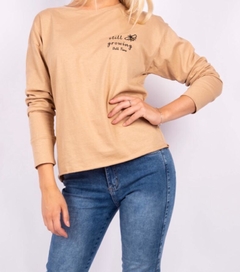 Remera Still Growing - La Aurora
