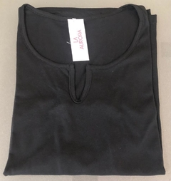 Remera Básica con pico en V - La Aurora