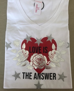 Remera Love Is The Answers