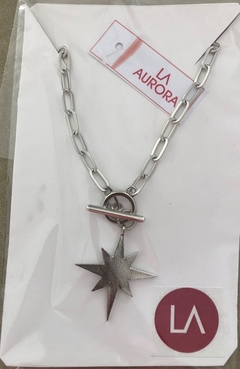 Collar Corbatero plateado dije estrella 2 en 1 , para usar doble y corto o simple y largo