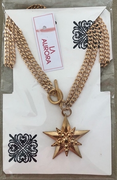 Collar dorado con doble cadena y dije de estrella