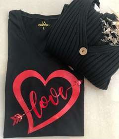 Remera corazon flechado manga larga