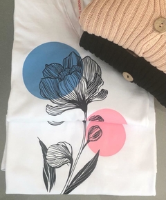 Remera Flor manga larga