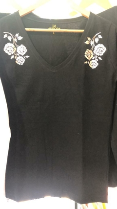Remera Floreada manga larga en internet