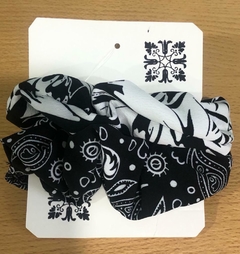 Scrunchies estampadas en blanco y negro - comprar online