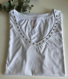Remera con Tachas - comprar online
