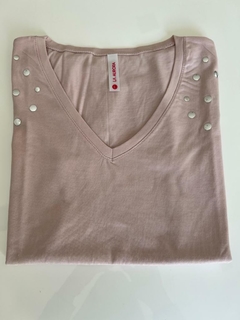 Remera con Tachas en los hombros