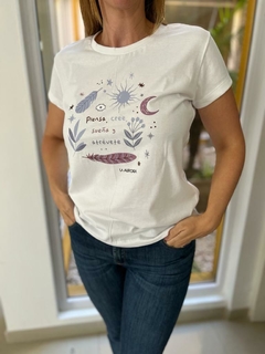 Remera Piensa, Cree, Sueña , Atrévete cuello redondo