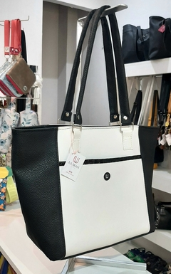 CARTERA MICHELLE -NEGRA /BLANCA en internet