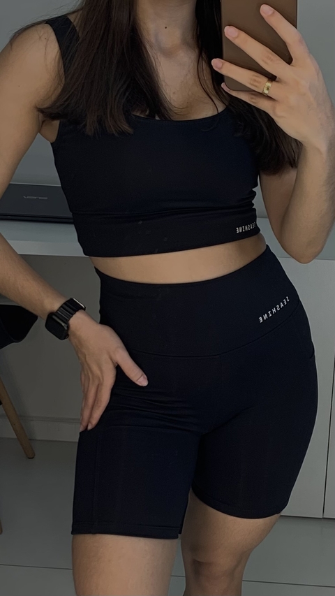 SHORT COM BOLSO PRETO - comprar online