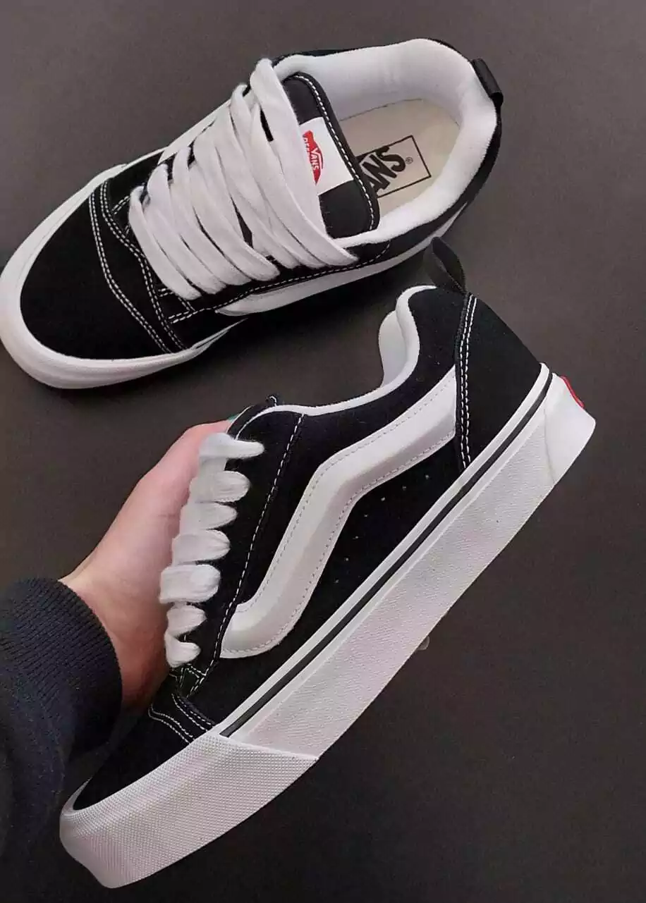 Tênis VANS KNU SKOOL BLACK TRUE WHITE VN-0009QC6BT