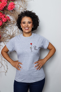 T-shirt É tão Leve na internet