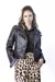 CAMPERA DE CUERO CON TACHAS EN SOLAPA en internet