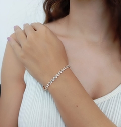 Pulseira em macetes de cristais
