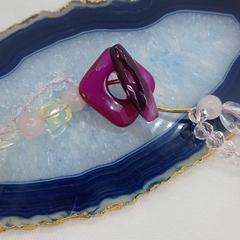 Colar em cristais, quartzo rosa e fecho em pedra Ágata - comprar online