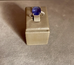 Anel com zirconia na cor Lavanda
