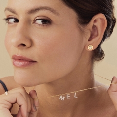 Pingente Letras - Tayla Nicolaeff | Joias autorais, minimalistas e atemporais