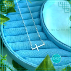Colar cruz lisa deitada (CL523)