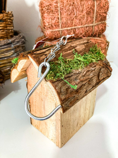 Casinha de pássaros em madeira c/ gancho - Guirlandas e Decor