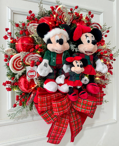 Guirlanda de Natal Disney Família c/ menina e luzes - 60cm - Guirlandas e Decor