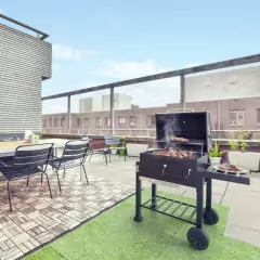 Asador de carbón de 24" con tapa, negro, FIERO Código: 48248 Clave: ASCA-24 - tienda en línea