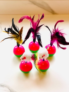 Pelotita tentenpie con pluma o raton