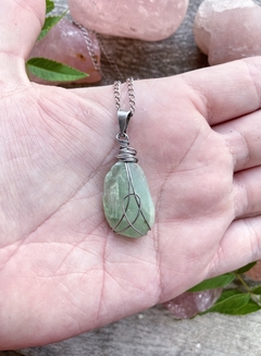 Colar Calcita verde na internet
