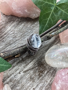 Anel Cristal de Quartzo rolado - comprar online