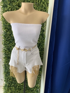 Short Branco correstes na internet