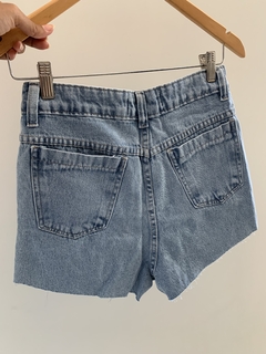 Short claro barra no corte - comprar online