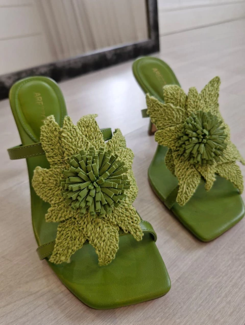 Tamanco Verde Arezzo Couro Salto Fino Flor - comprar online