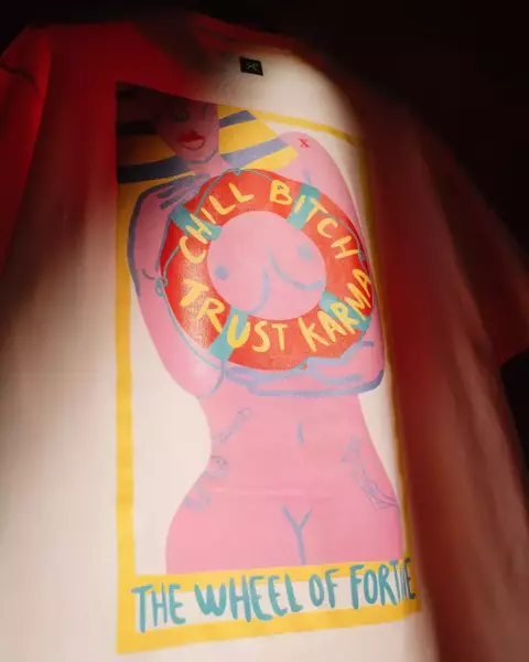 Remera Rueda de La Fortuna - Luxo - comprar online