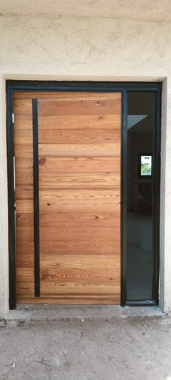 Puerta de entrada Moderna combinación de Hierro y madera a medida en internet
