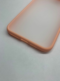 IPHONE XS MAX - CAPA TPU COM PROTEÇÃO NA CÂMERA - ROSA na internet