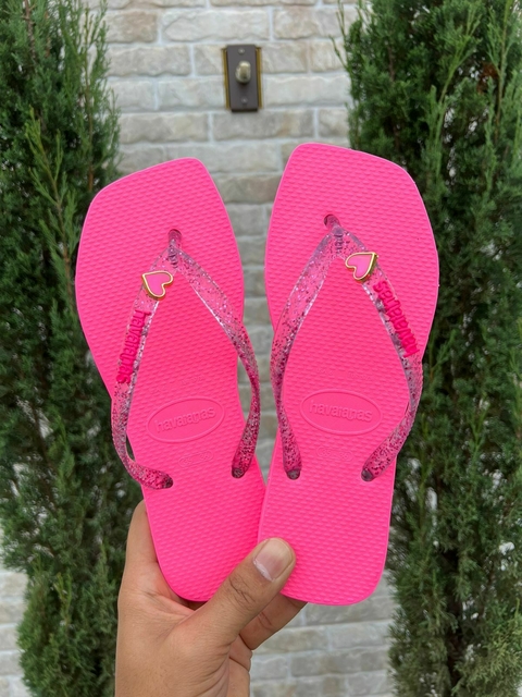 Chinelo Havaianas Feminino Adulto - Copacabana com Piercing Coração - Pink - comprar online