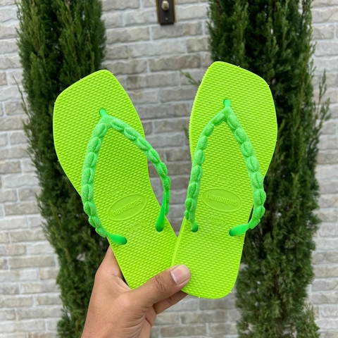 Chinelo Feminino Adulto - Havaianas Búzios Glitter - Verde Neon