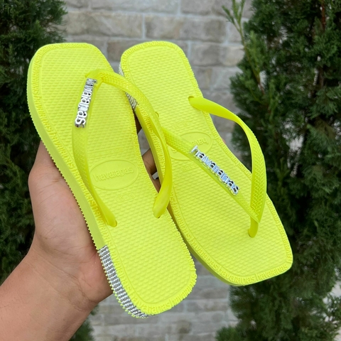 Chinelo Feminino Adulto Havaianas - Rubber Strass - Lemon - comprar online