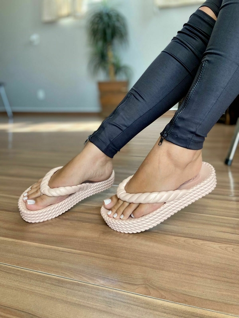 Chinelo Feminino Adulto Plataforma 4 Tranças Nuvem EVA - Nude