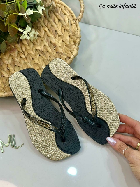 Chinelo Feminino Infantil - Havaianas La Belle Glitter - Preto/Dourado