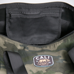 DUF BAG CALI SUPPLY - CAMUFLADO - Cali Supply - Roupas com Alma Californiana
