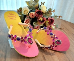 Havaianas com pedrarias Bicolor luxo na internet