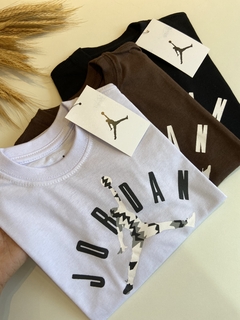 T- shirt Over Jordan