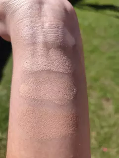 Base liquida cobertura media MELU - Miss Glow Cosmetics