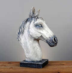ESCULTURA DE RESINA CABALLO 31*41CM.