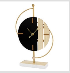 reloj de metal y madera