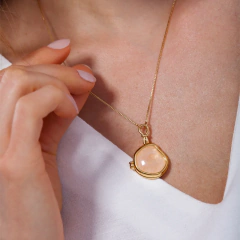 Colar Relicário Tesouro com Pedras Naturais