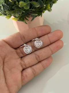 Mini argola coração banhada a prata - comprar online