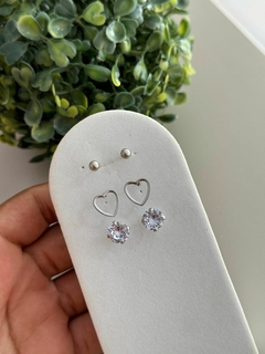 Trio de brincos zircônia, bolinha e coração vazado aço Inox - comprar online