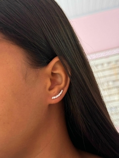 Mini ear cuff corações banhado a prata na internet