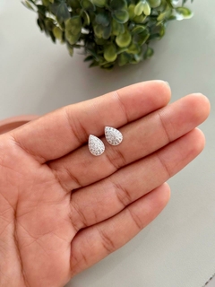 Brinco gota zirconia banhado a prata - comprar online